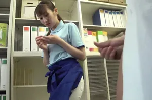 Chị gái thất tình gạ cậu ghệ em ghệ lần đầu làm chuyện ấy